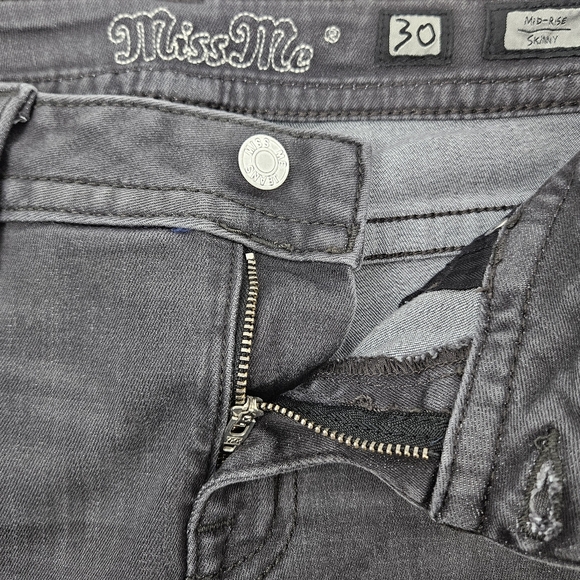 Miss Me gray ombre mid rise skinny jeans size 30 - Picture 11 of 13